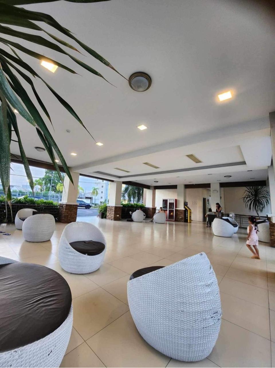 8 Spatial Condominium Davao ภายนอก รูปภาพ